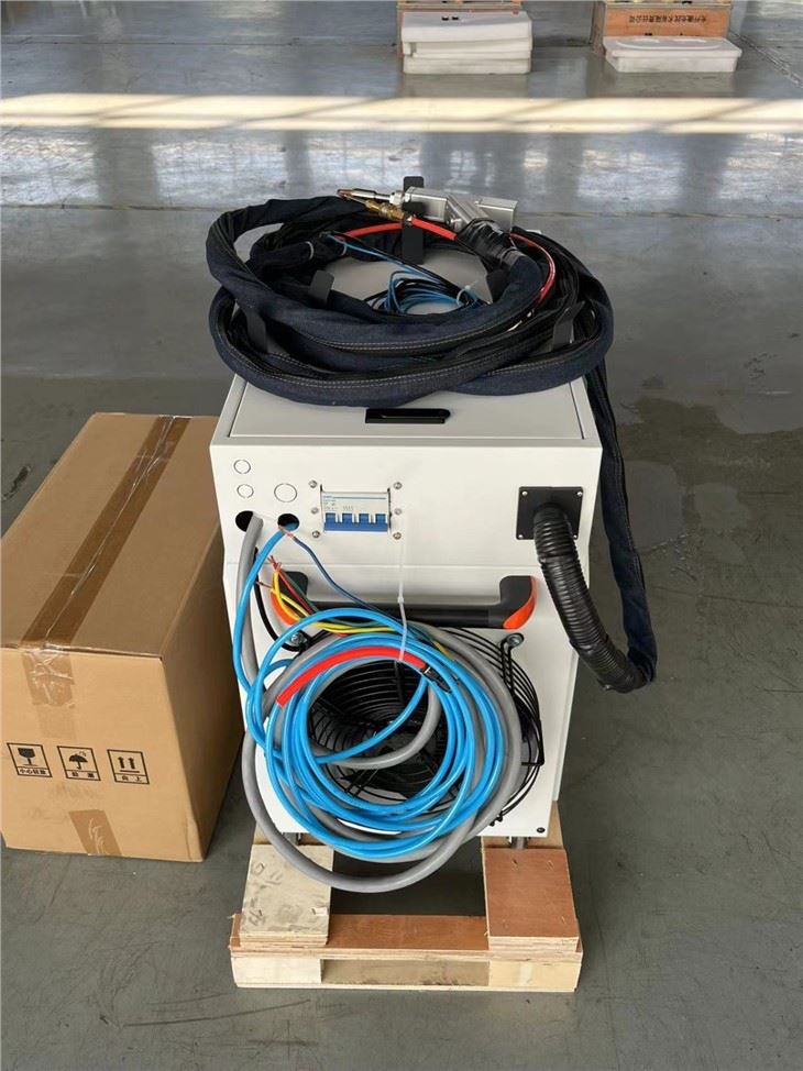 China 1KW 1.5KW 2KW Carbon Stainless Steel Iron Copper Aluminum Handheld Laser Welding Machine
