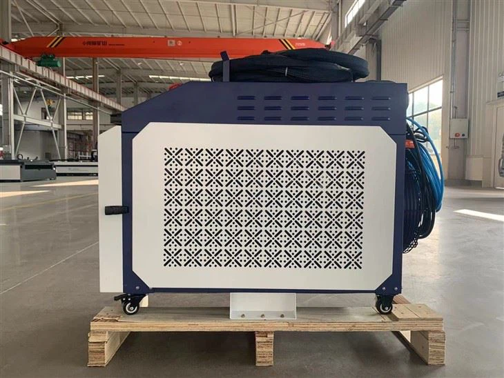 Low Cost Handheld Laser Welding Machine 1500w 2000w 3000w For Metal
